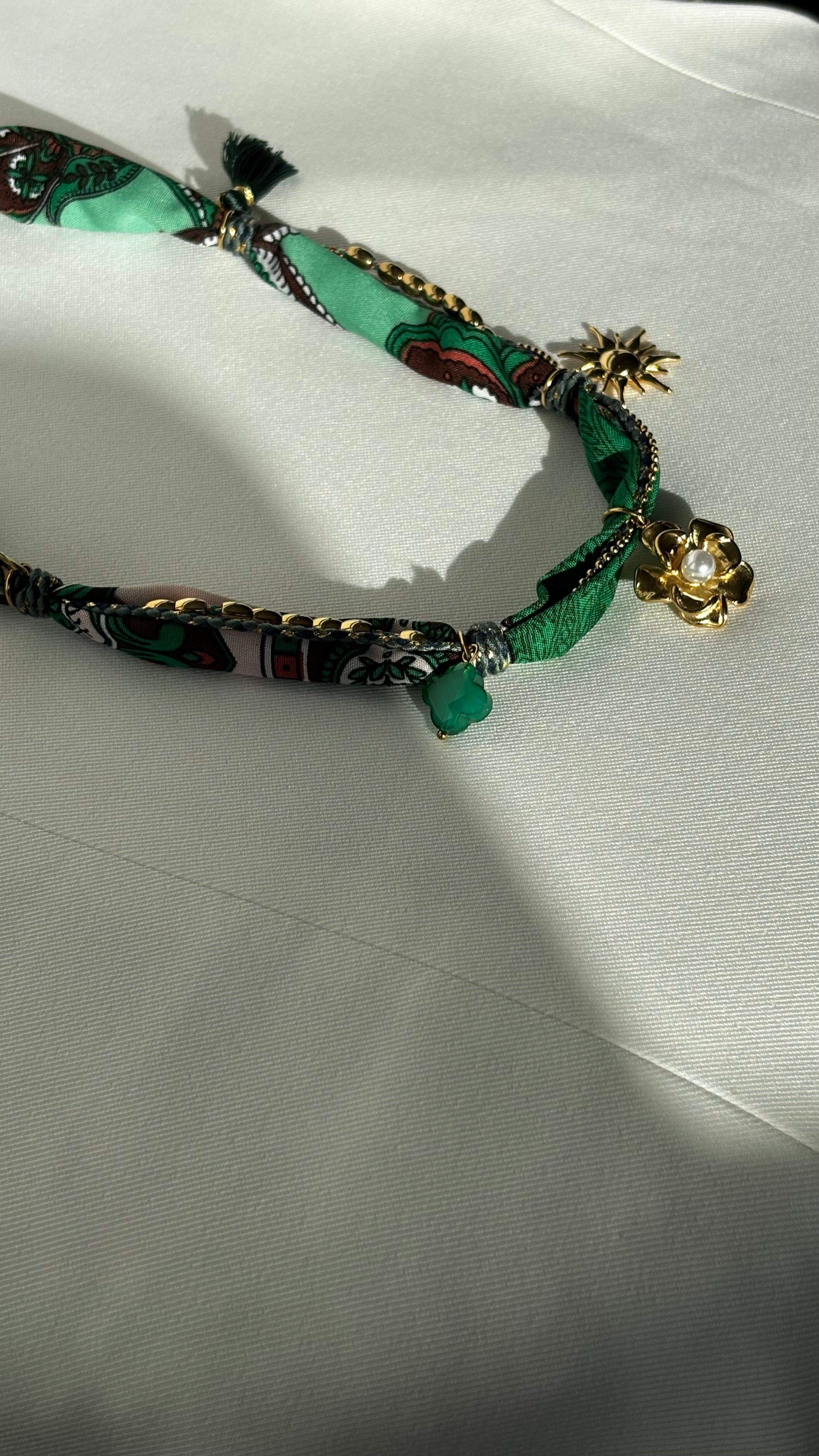 Scarf Necklace Green Gold