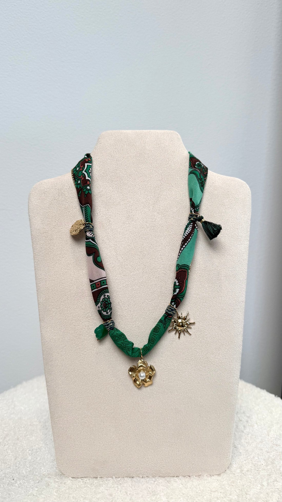 Scarf Necklace Green Gold