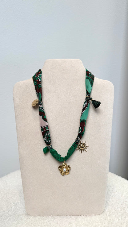 Scarf Necklace Green Gold